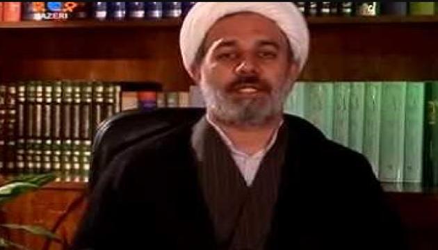 Üfüq fərqliyinə görə Fitir bayramı elan olmuş bir ölkəyə səfər edən şəxsin orucunun hökmü nədir?